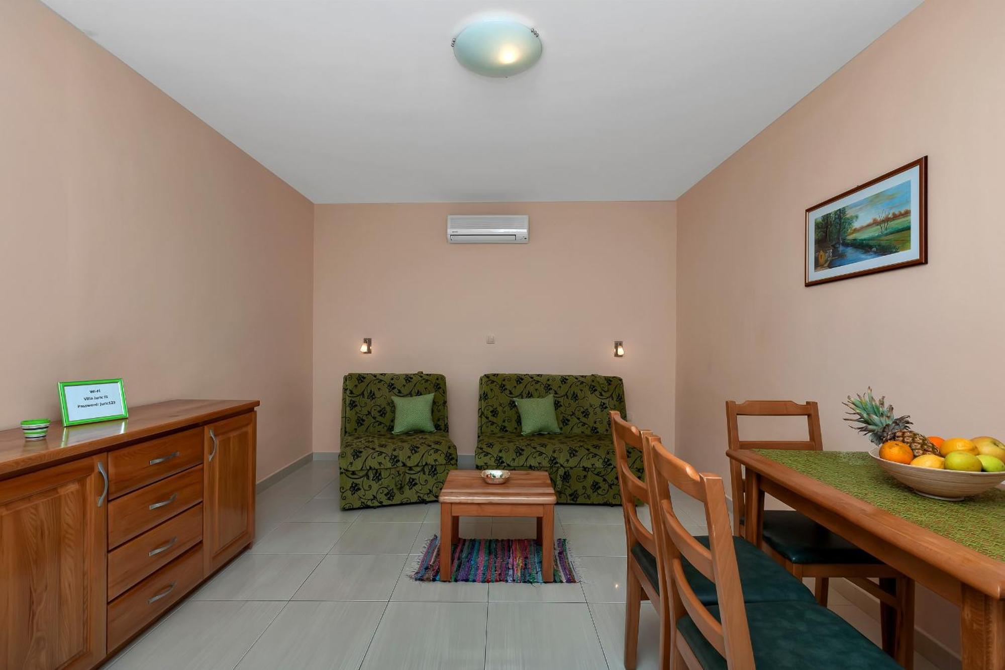 Villa Juric Baska Voda Room photo